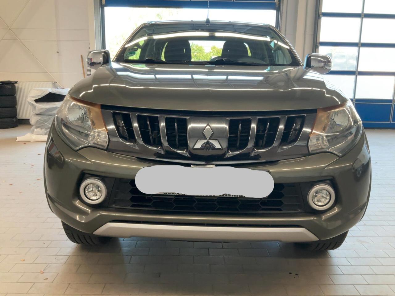 Mitsubishi L200 2.4 DI-D/181CV Club Cab Intense Hp Mivec SDA