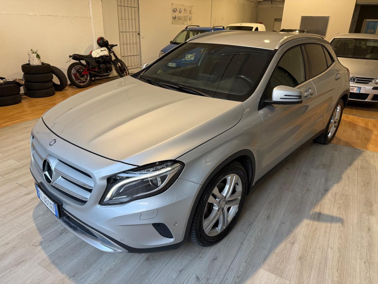 Mercedes-benz GLA 220 4MATIC PREMIUM
