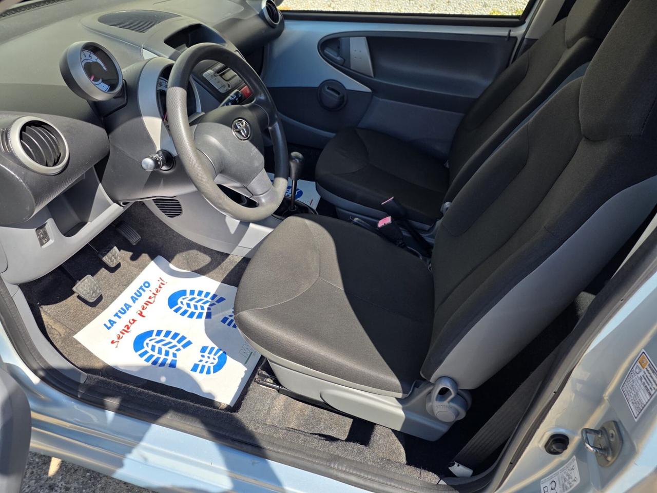 Toyota Aygo 1.0 12V VVT-i 3 p. Neopatentati