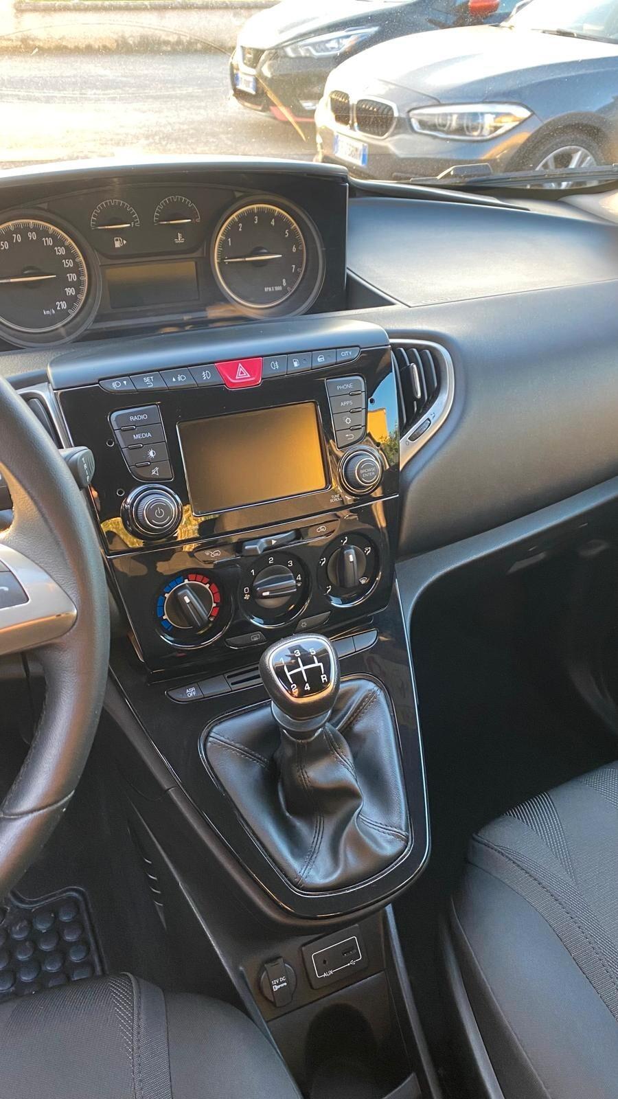 Lancia Ypsilon 1.2 69 CV 5 porte GPL Ecochic Gold