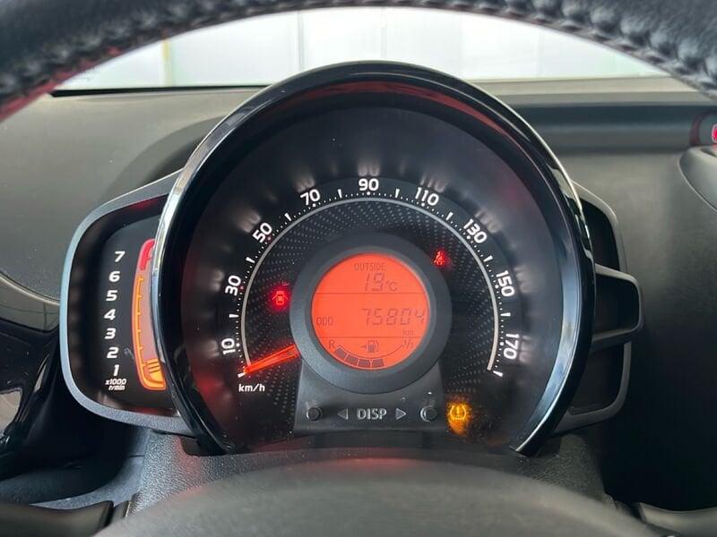 Toyota Aygo 004282 1.0 VVT-i 72 CV 5 porte x-wave orange