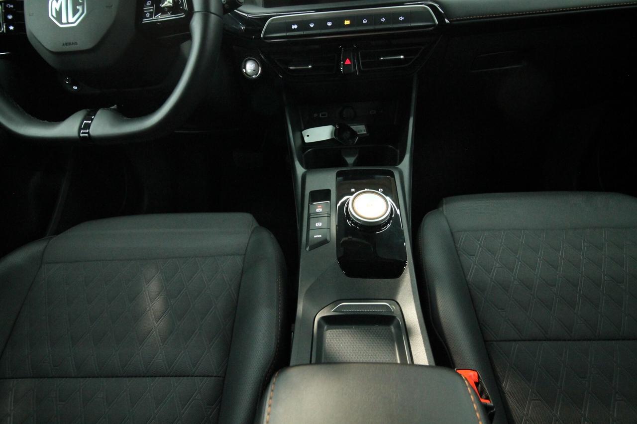 MG 3 1.5 102 CV HYBRID + LUXURY