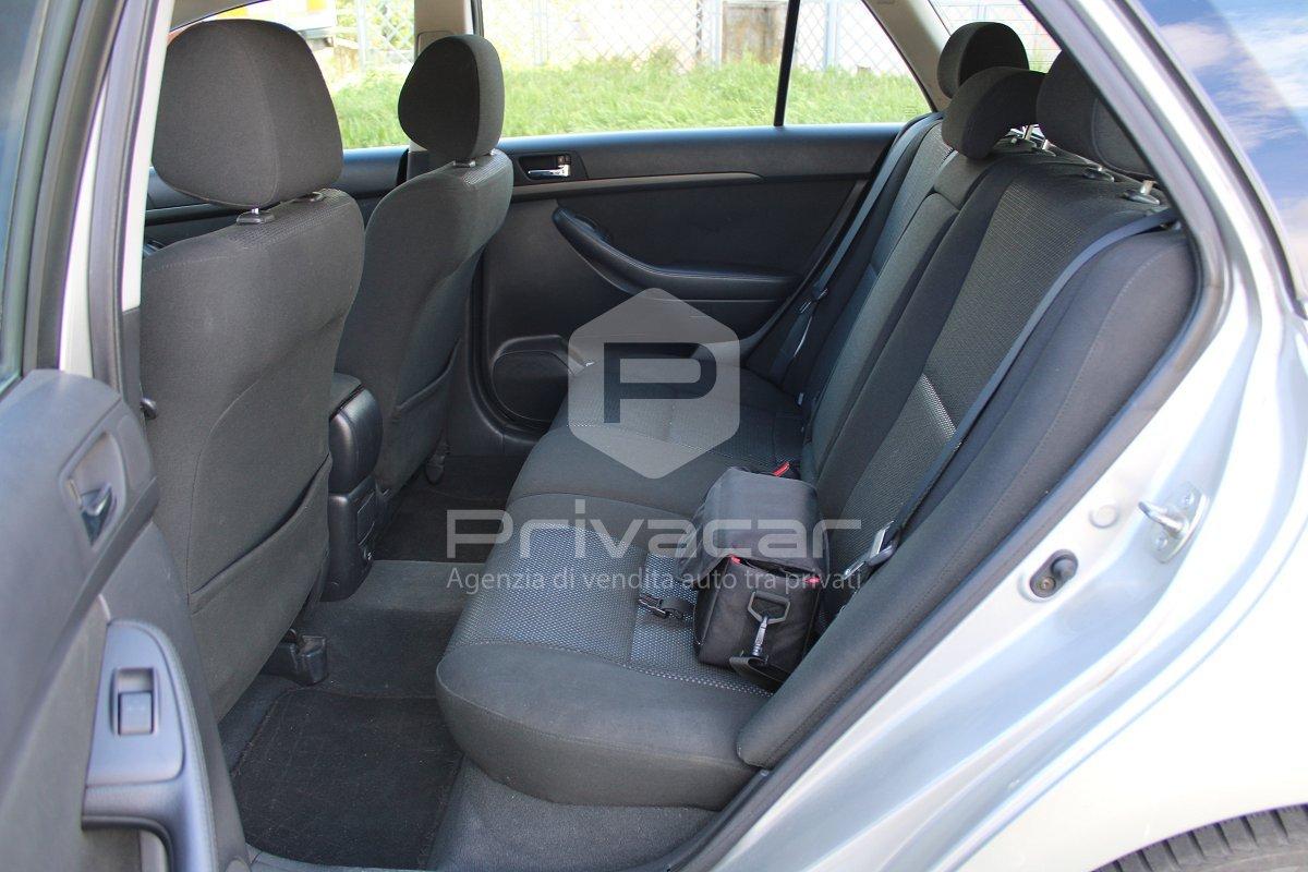 TOYOTA Avensis 2.0 D-4D 16V Station Wagon