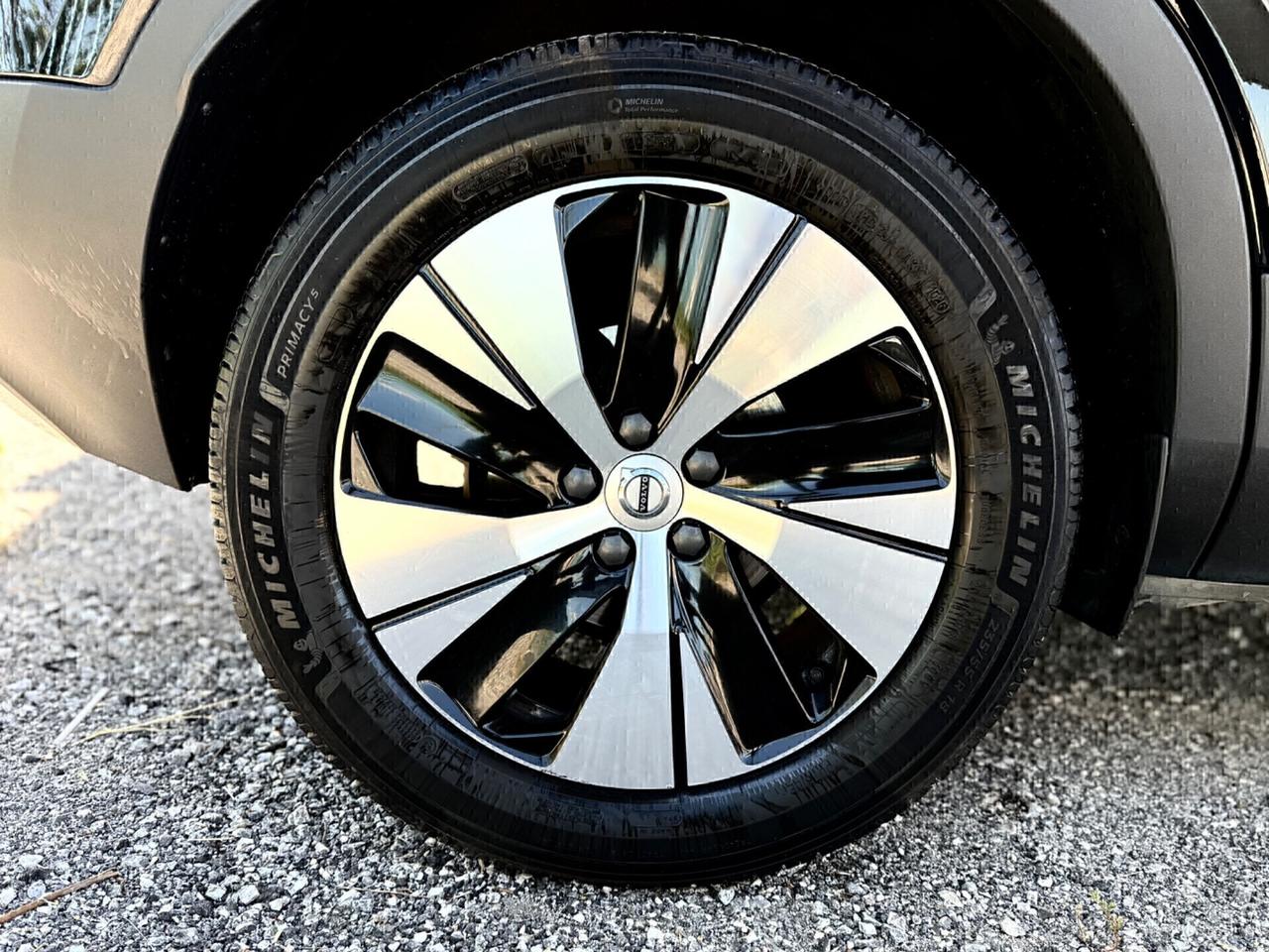 Volvo XC40 T3 *LED*CERCHI18*UNIPRO