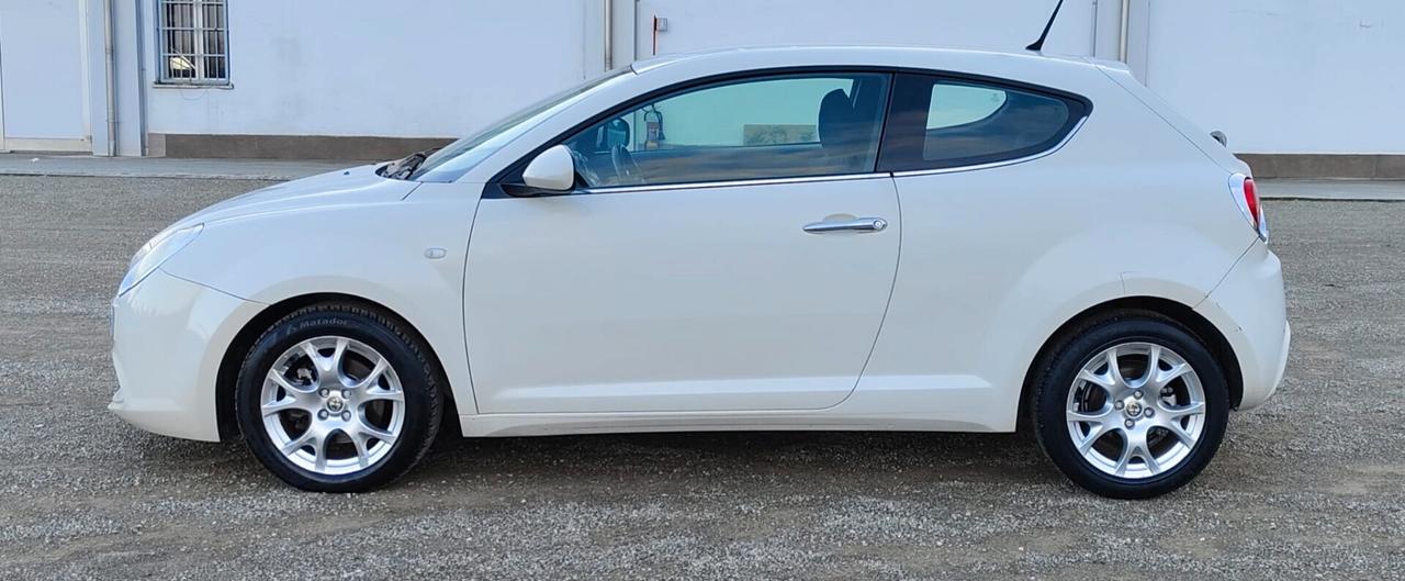 Alfa Romeo MiTo 1.6 JTDm 16V Distinctive Sport Pack