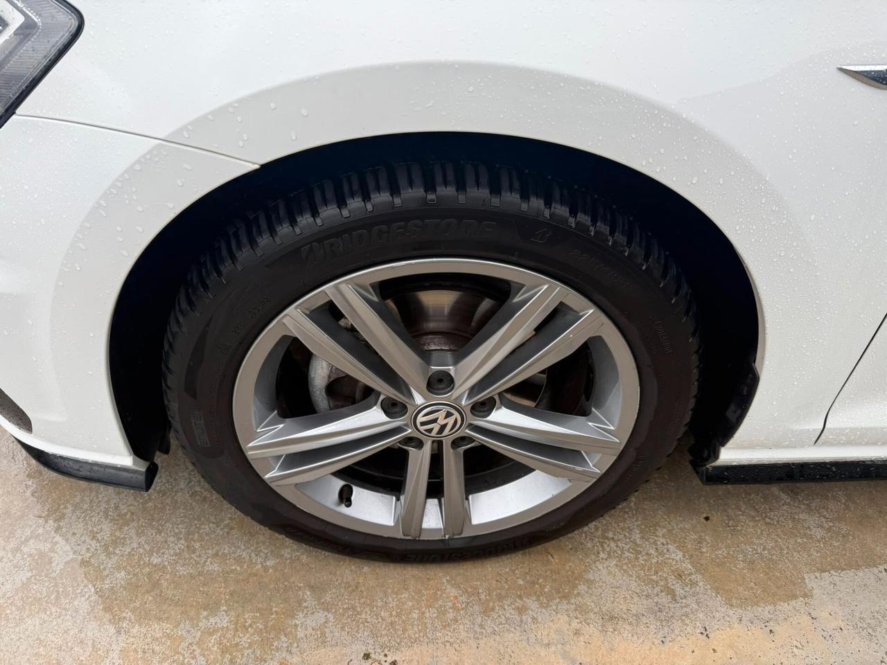 Volkswagen Golf 1.6 TDI 115 CV 5p. -R LINE- KEYLESS