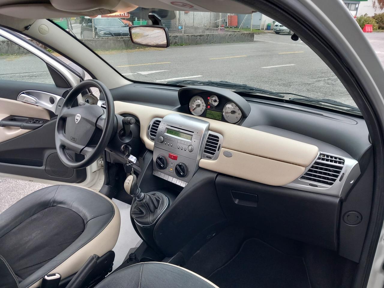 Lancia Ypsilon 1.3 MJT 90 CV Platino