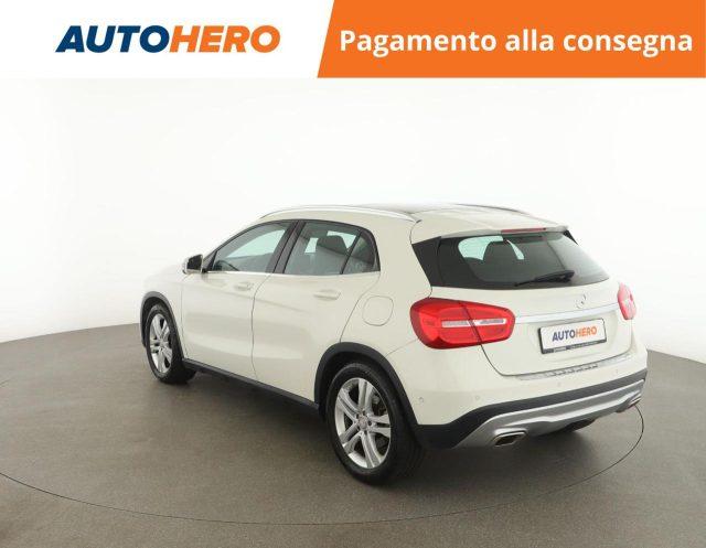 MERCEDES-BENZ GLA 200 Sport