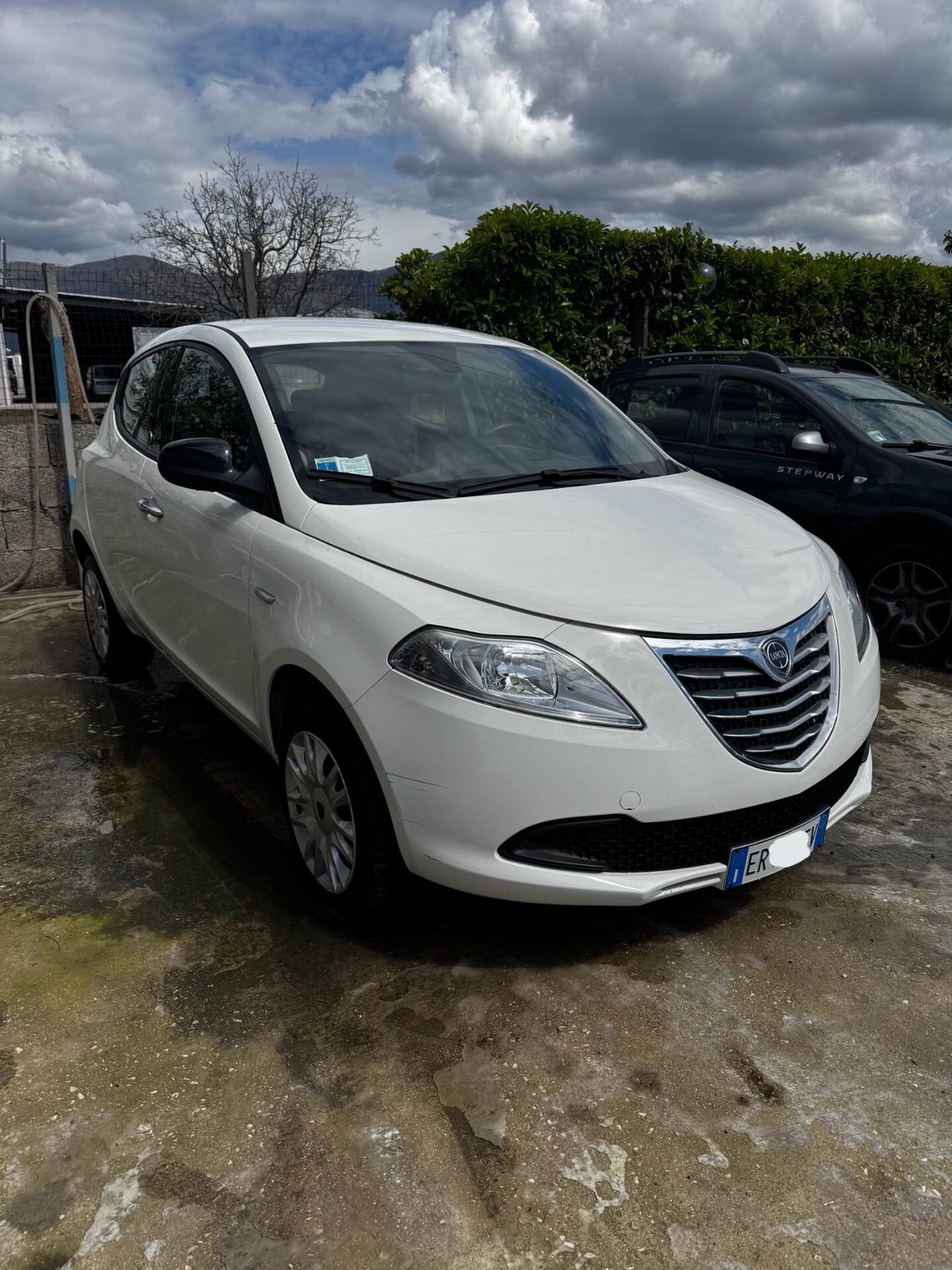 Lancia Ypsilon 0.9 TwinAir 85 CV 5 porte Metano Ecochic Gold