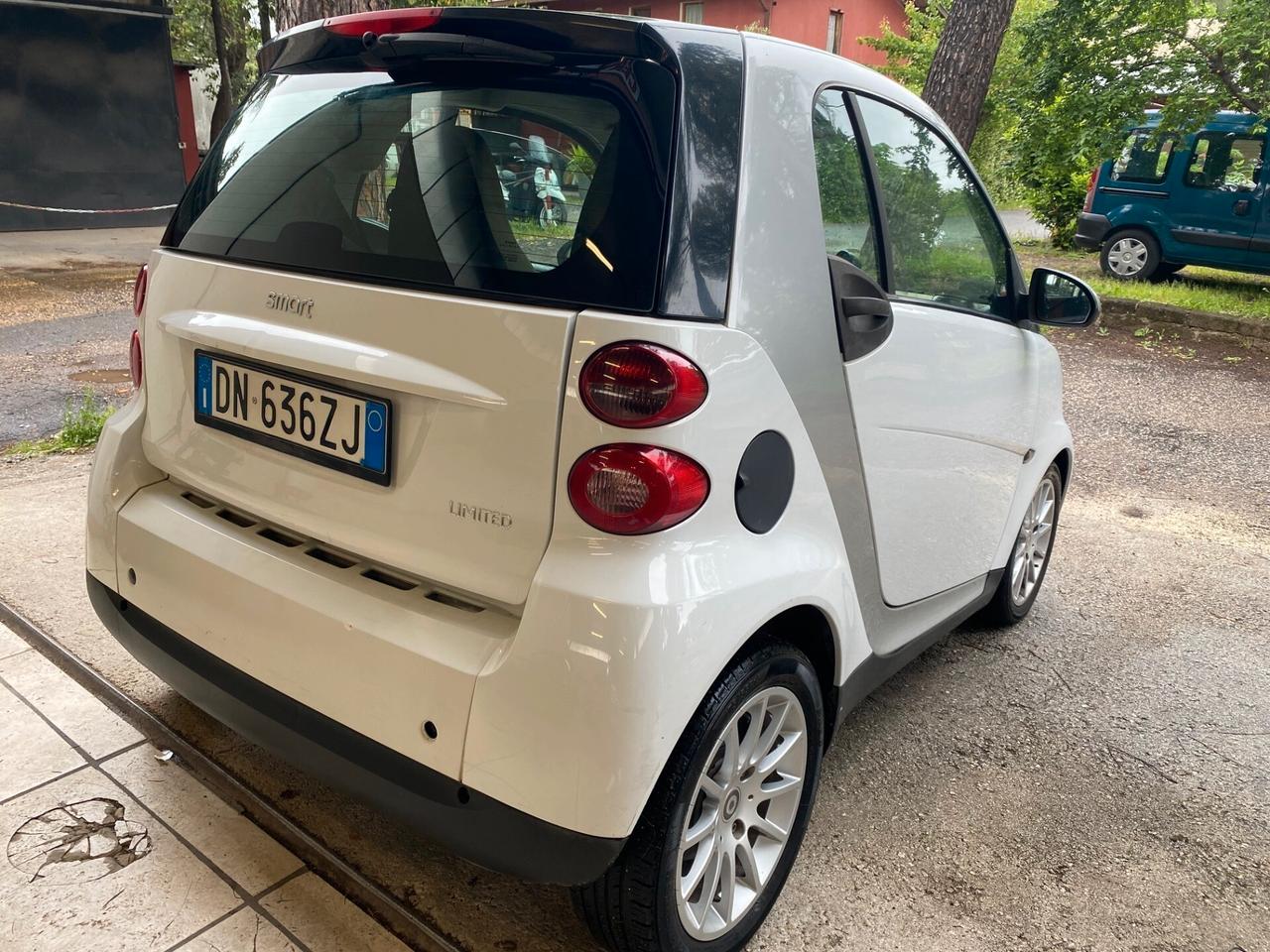 Smart ForTwo 1000 52 kW coupé LIMITED