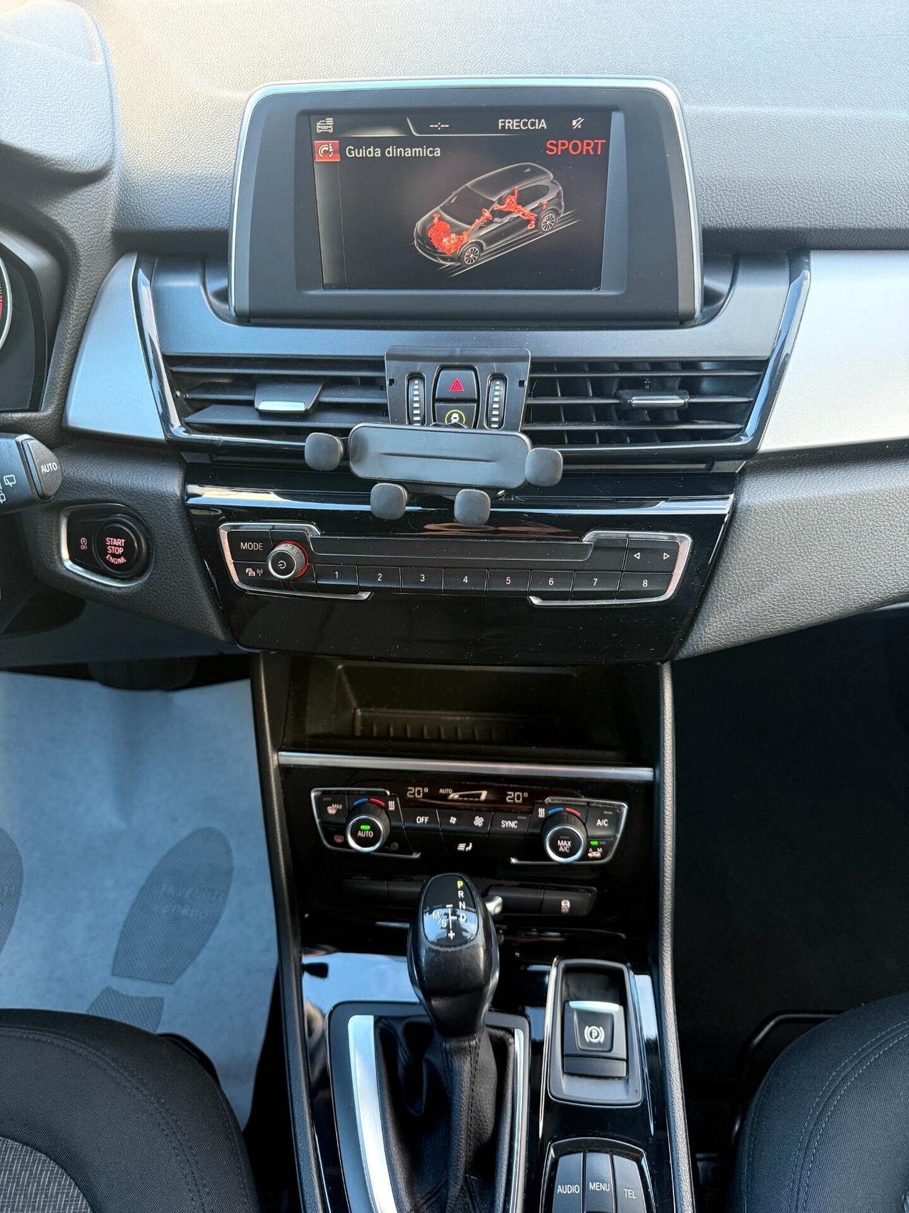 " PERFETTA " Bmw 216 D Active Tourer Advantage