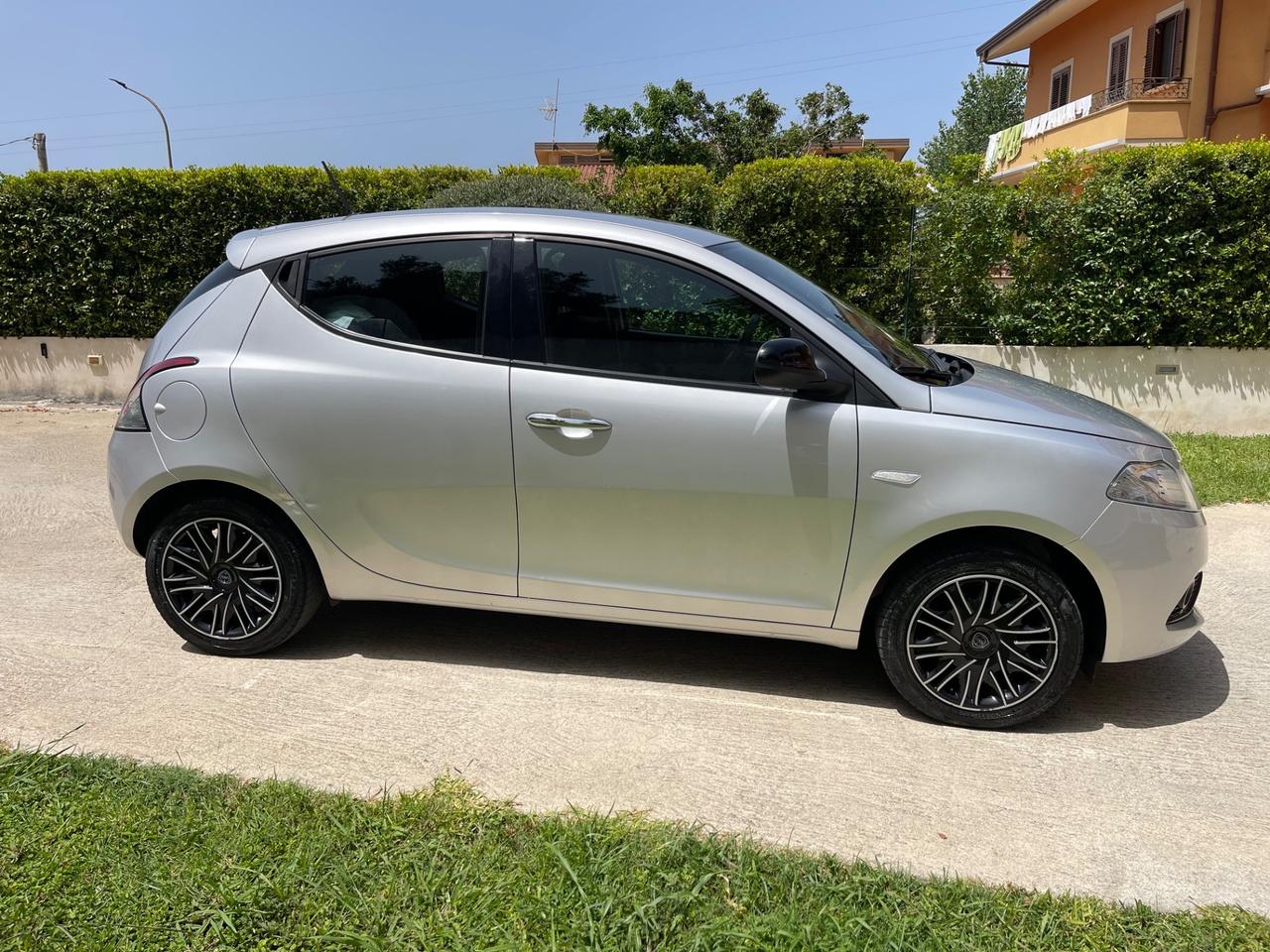 Lancia Ypsilon 1.2 69 CV 5 porte 56000 km