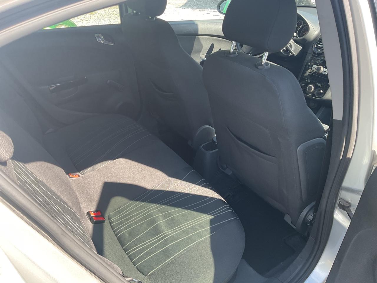 Opel Corsa 1.2 5 porte Cosmo