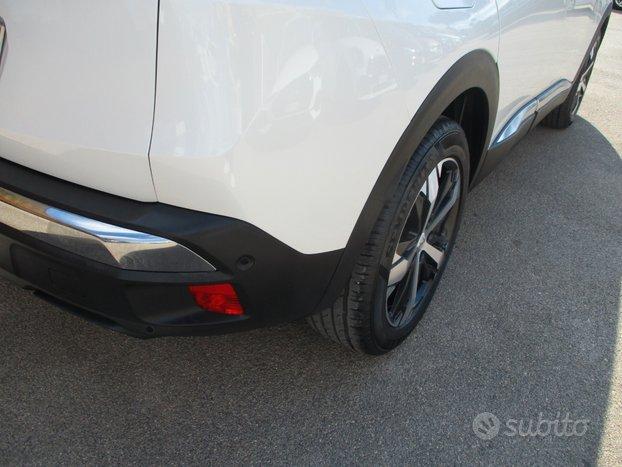 Peugeot 3008 NAVI/PDC/CAMERA/LED/CROMO