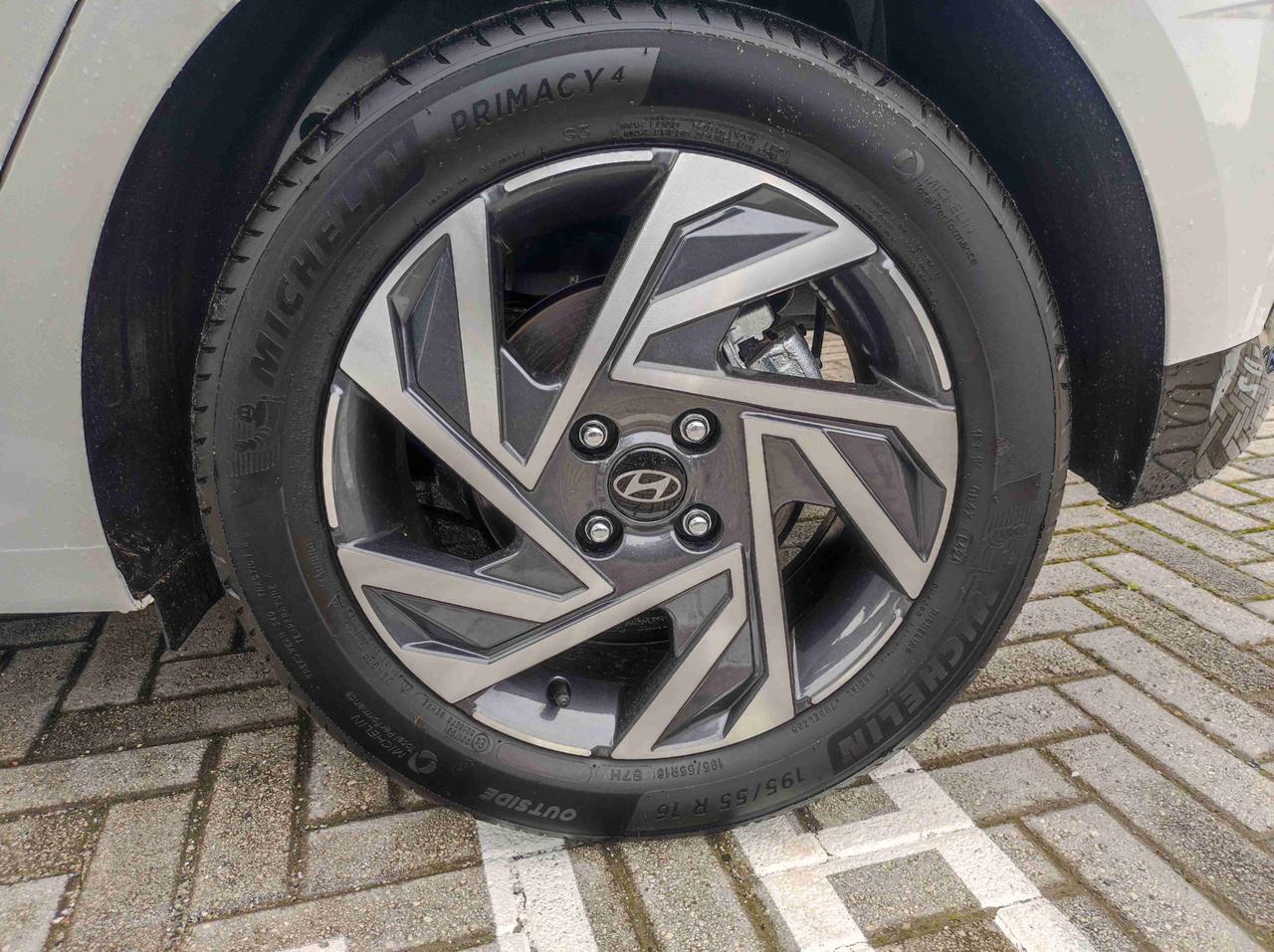 HYUNDAI i20 1.0 t-gdi Connectline mt