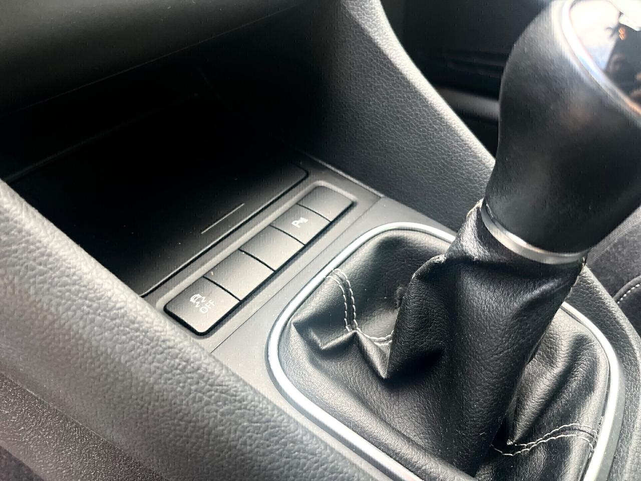 Volkswagen Golf 1.6 TDI(105cv)*NAVI*SEDILRISCALD*SENSORI