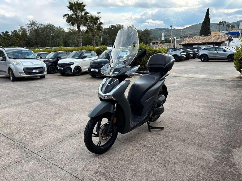 Honda SH 150 2022 / KM 15.000 Tua a solo 34 Euro al mese