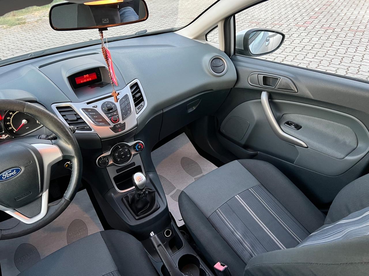 Ford Fiesta 1.4 TDCi 68CV 5 porte Titanium