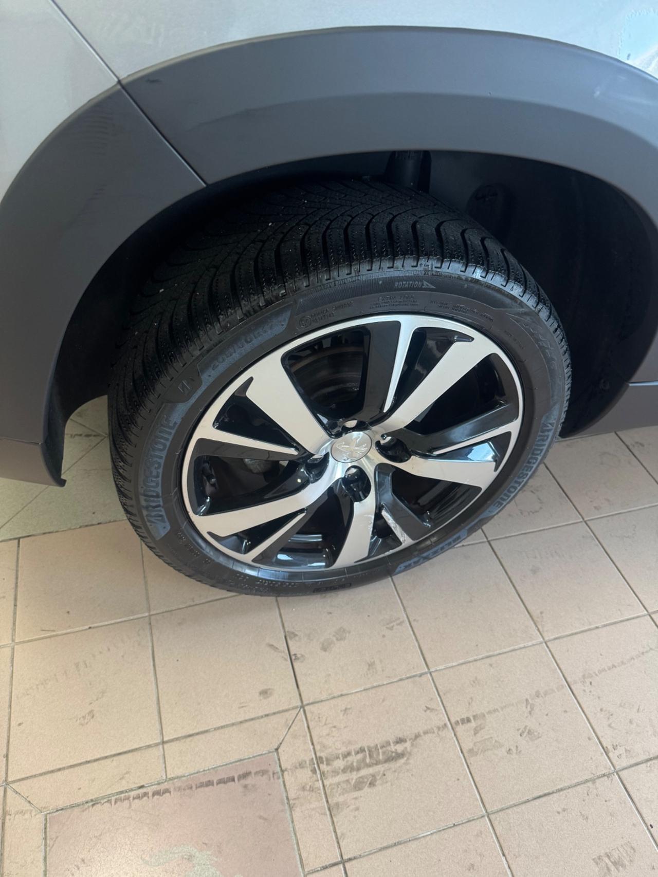 Peugeot 2008 BlueHDi 100 Allure