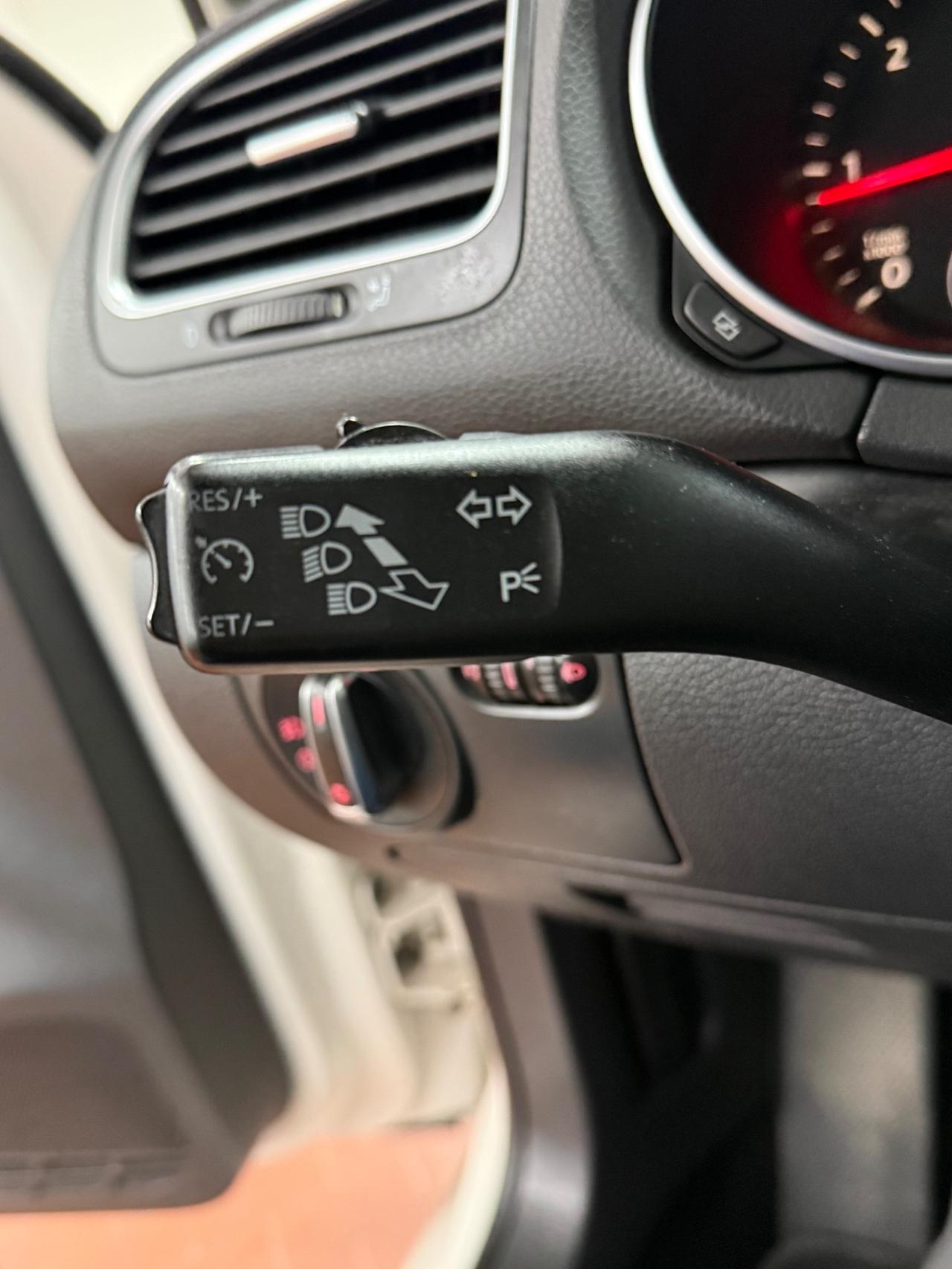 Volkswagen Golf 2.0 TDI 140CV . Highline ok Neopatentati