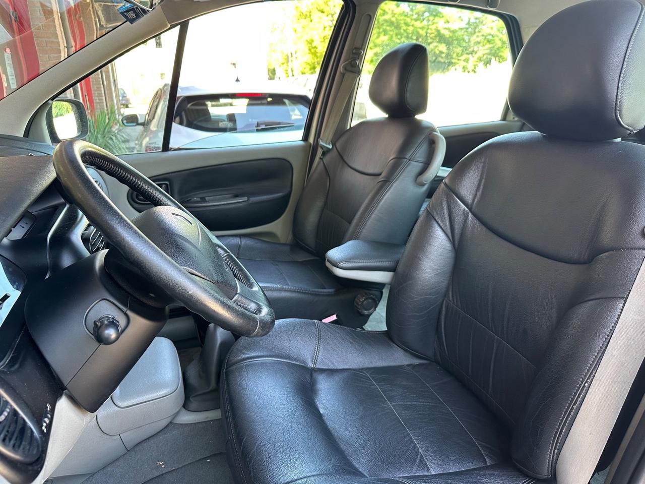 Renault Megane Scénic Evol. 1.9 dCi cat RX4 Salomon