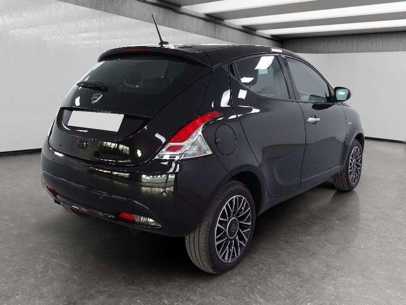 Lancia Ypsilon 1.0 firefly hybrid Platino s&s 70cv