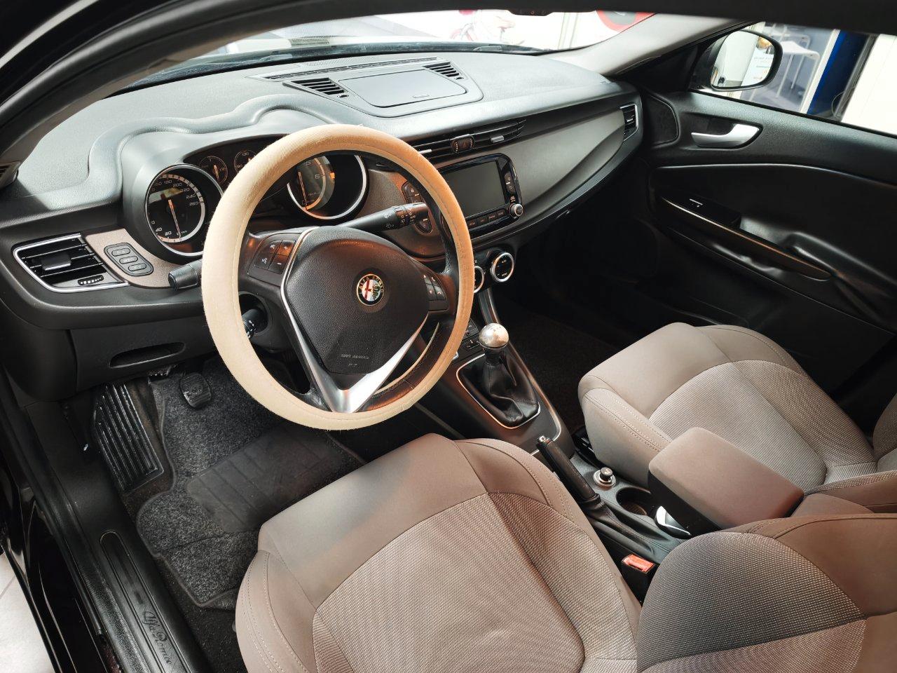 Alfa Romeo Giulietta 1.6 jtdm Distinctive 120cv LEGGI