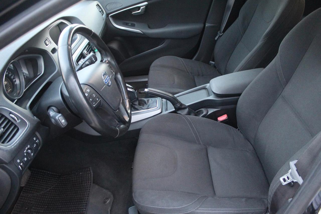 Volvo V40 Cross Country D2 1.6 Powershift Momentum