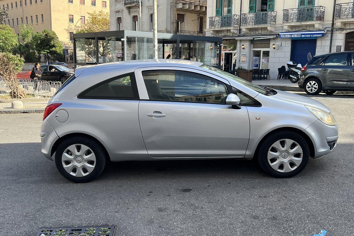 OPEL Corsa 1.2 3 porte Enjoy