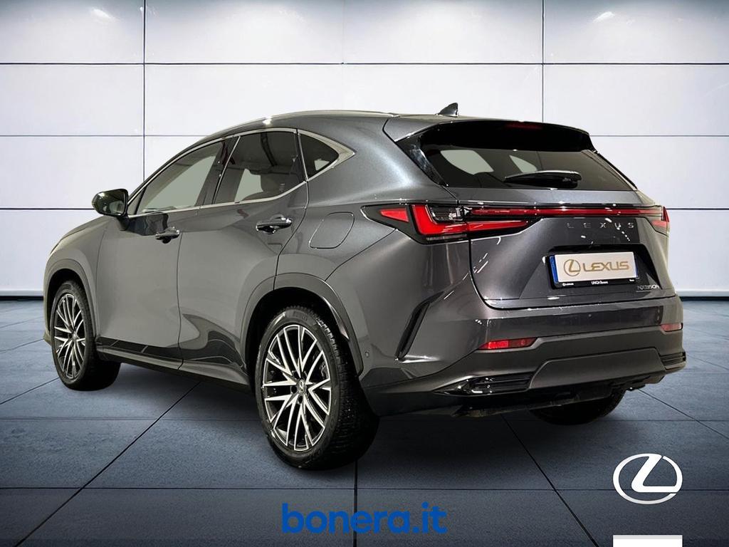 Lexus NX 2.5 Hybrid Luxury 4WD e-CVT