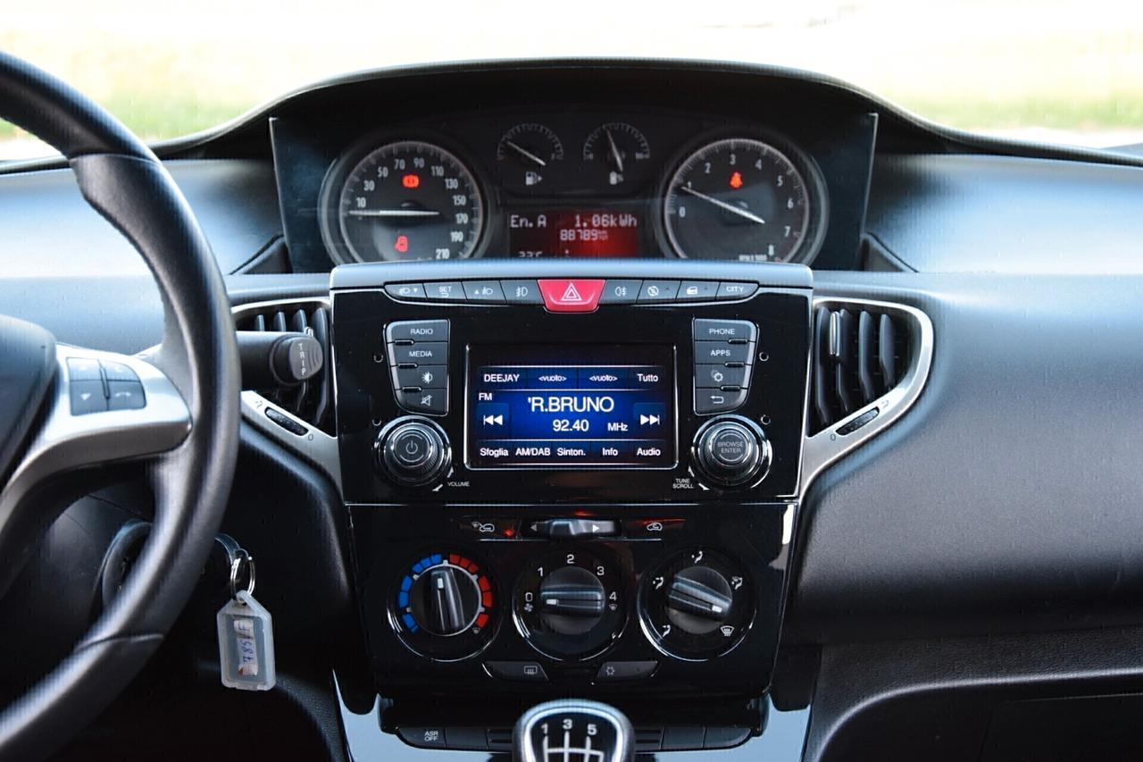 Lancia Ypsilon BENZINA Hybrid Ecochic