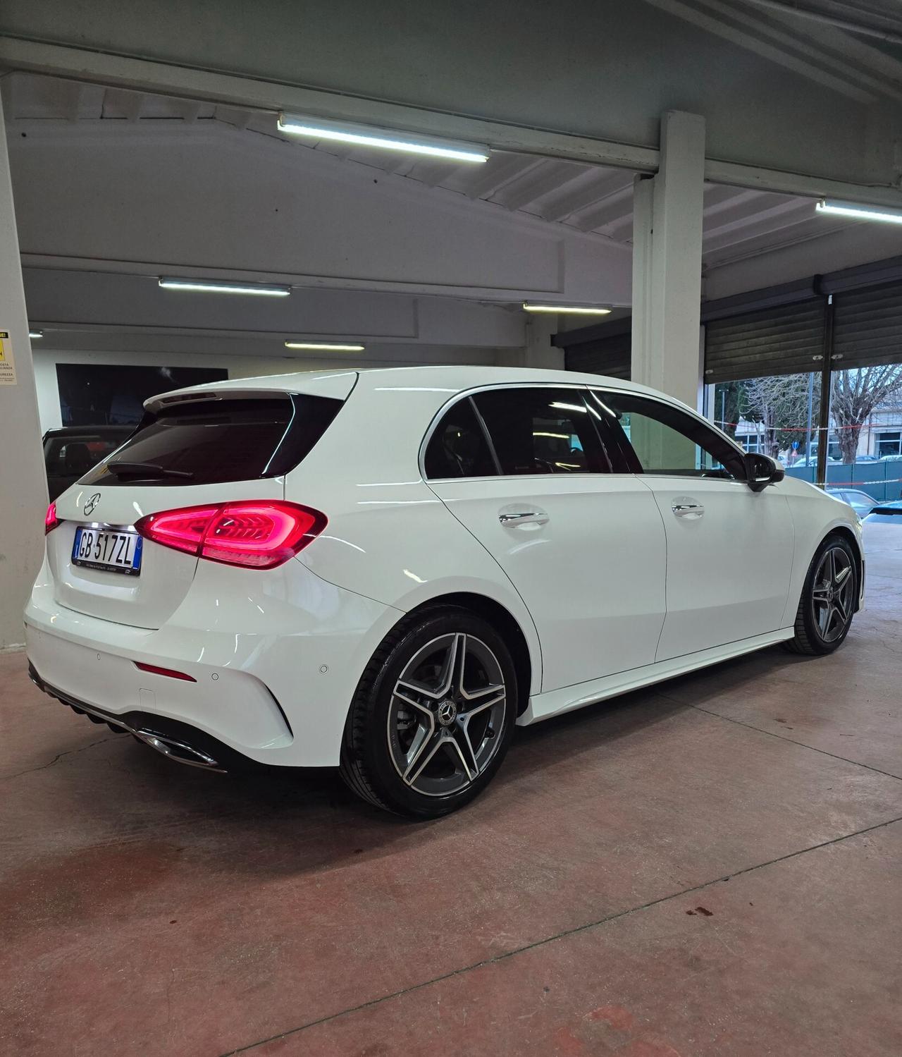 Mercedes A180 Premium AMG BlackNight UNICA