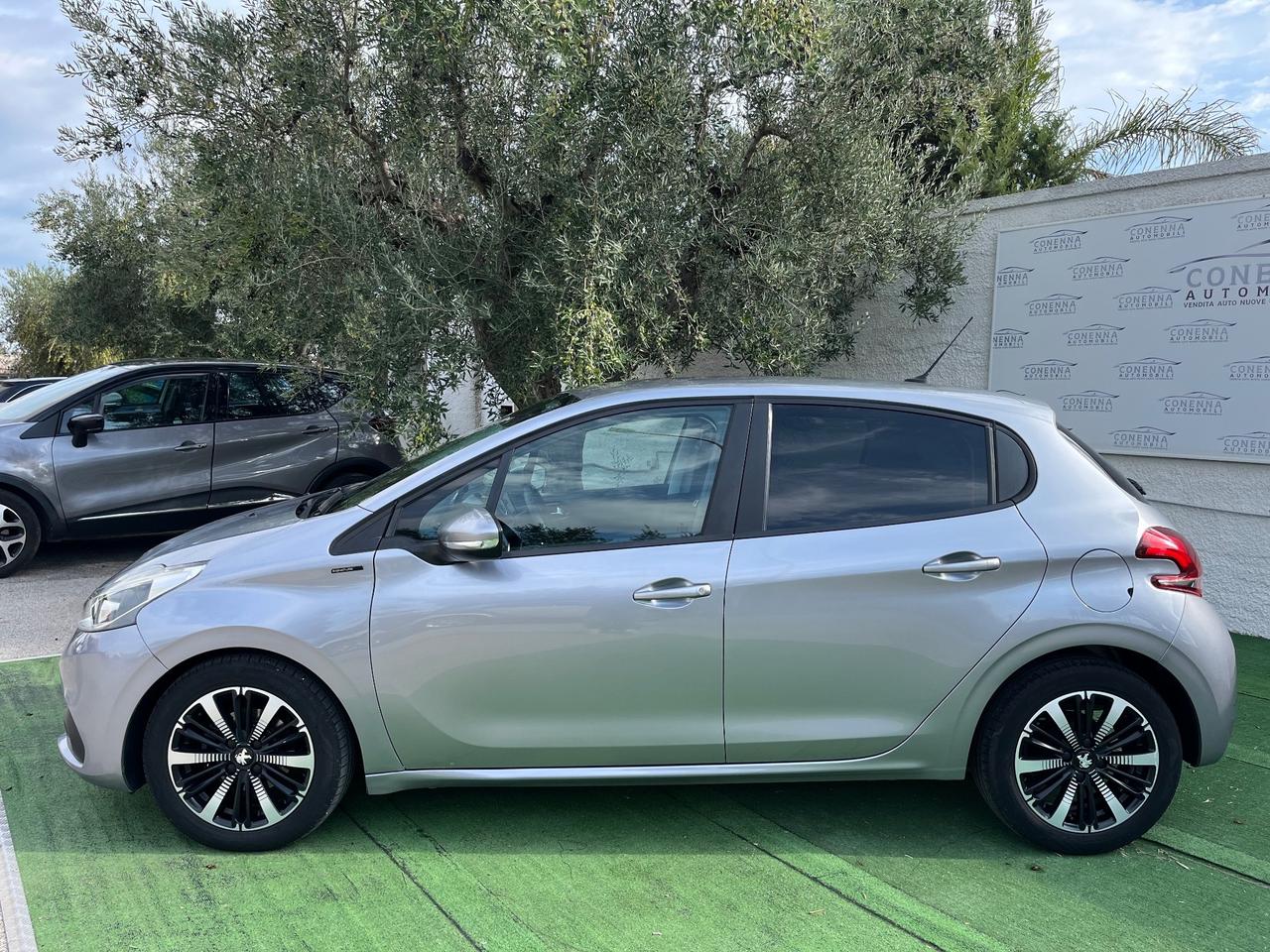 Peugeot 208 PureTech 82 Stop&Start Signature