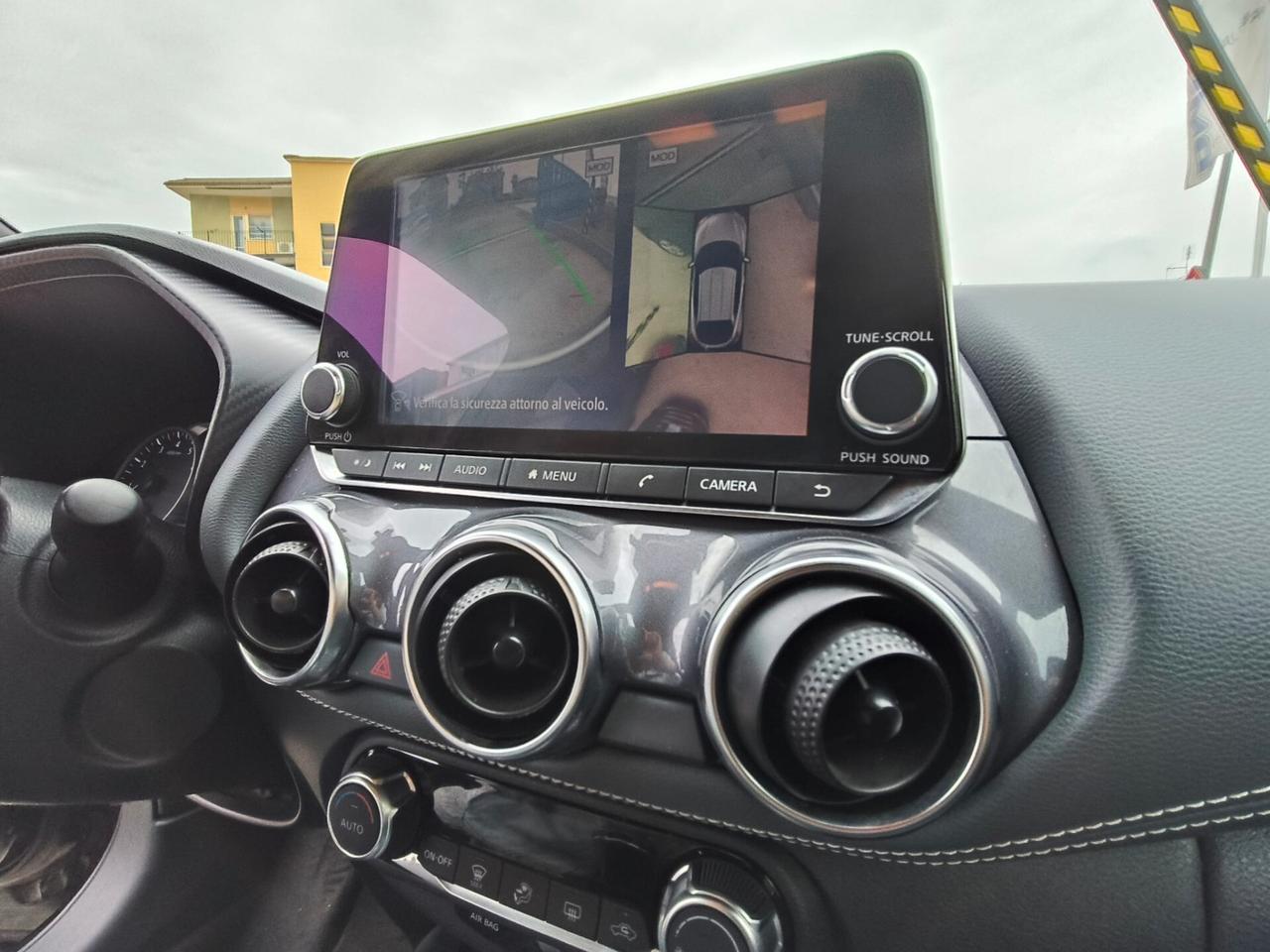 Nissan Juke 1.0 DIG-T 114 CV N-Connecta