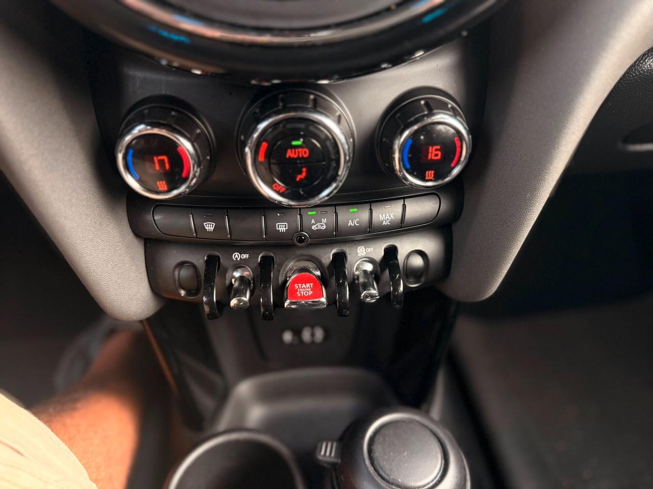 Mini 1.5 Cooper D/PELLE/FULL LED/NAVI/PDC/BELLA
