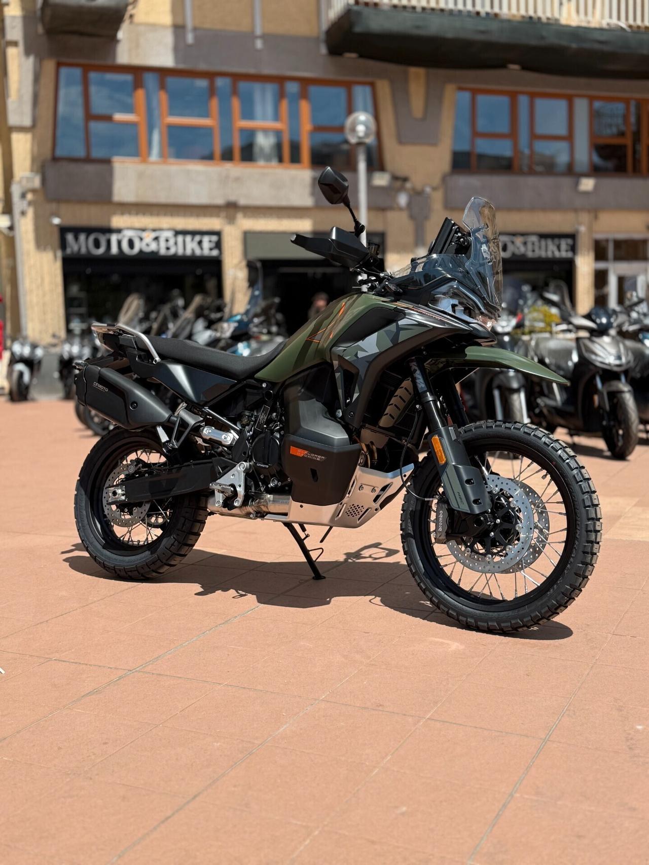 CFMOTO MT-X 1000