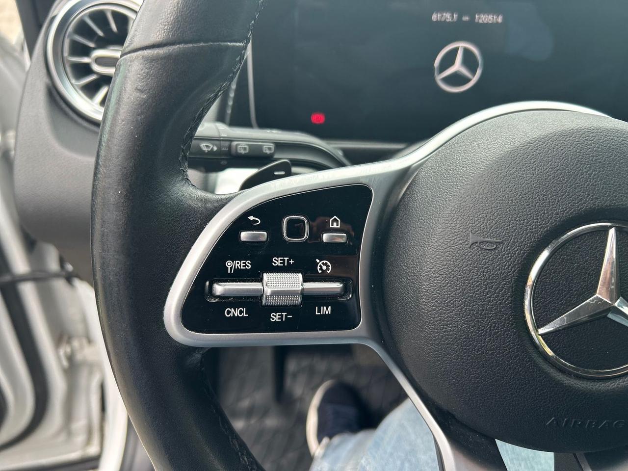 Mercedes-Benz GLB 200 Executive GLB 200 D