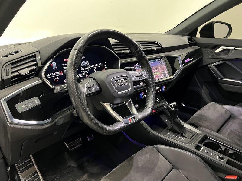 Audi Q3 RS quattro S tronic