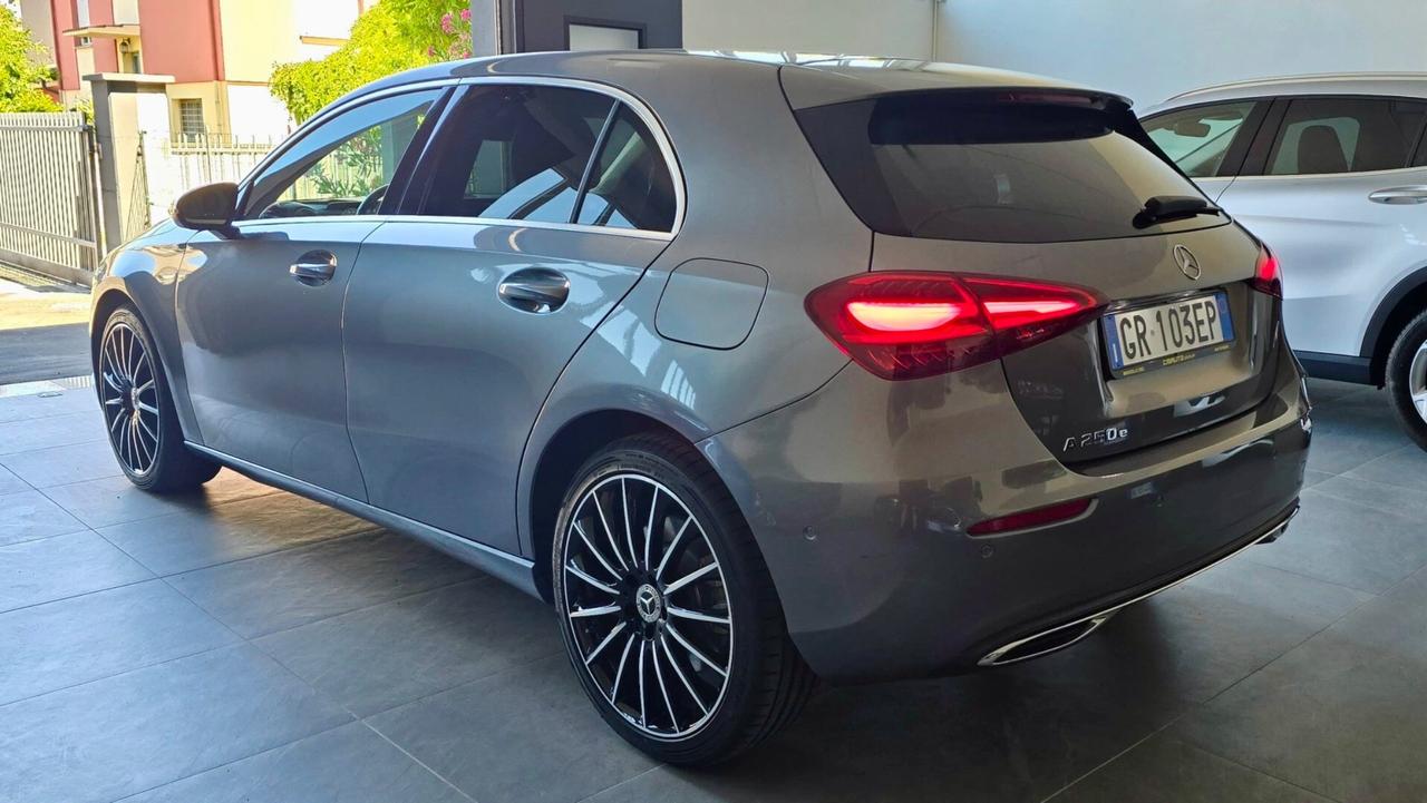 MERCEDES-BENZ A250 PLUG-IN PROGESSIVE ADVANCE MY23 224CV - FULL LED, PELLE, VIRTUAL COCKPIT
