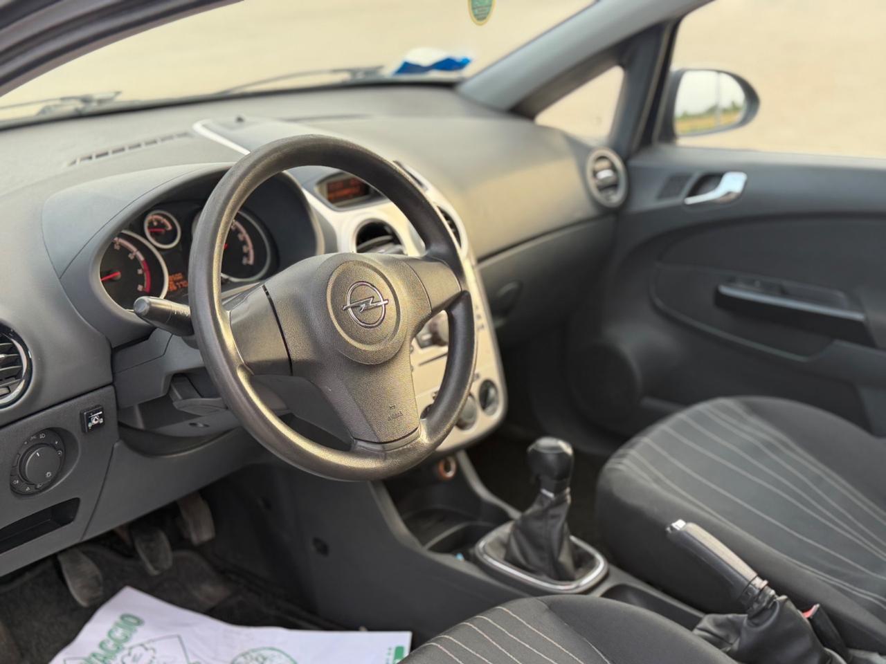Opel Corsa 1.2 3 porte Club