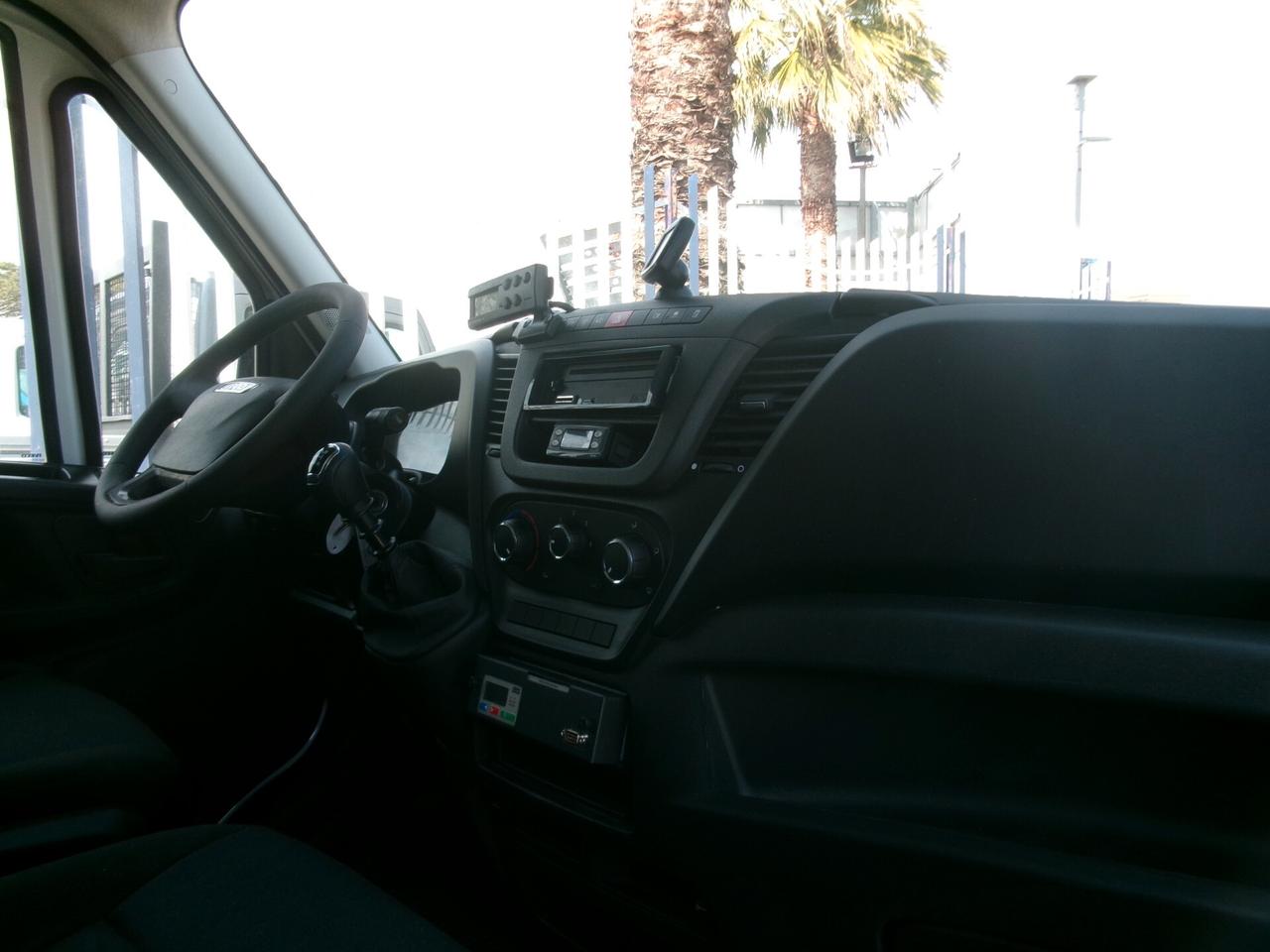 Iveco Daily 35C15 3000 150CV E6 FRIGO FRCX 04/2027 7 PEDANE