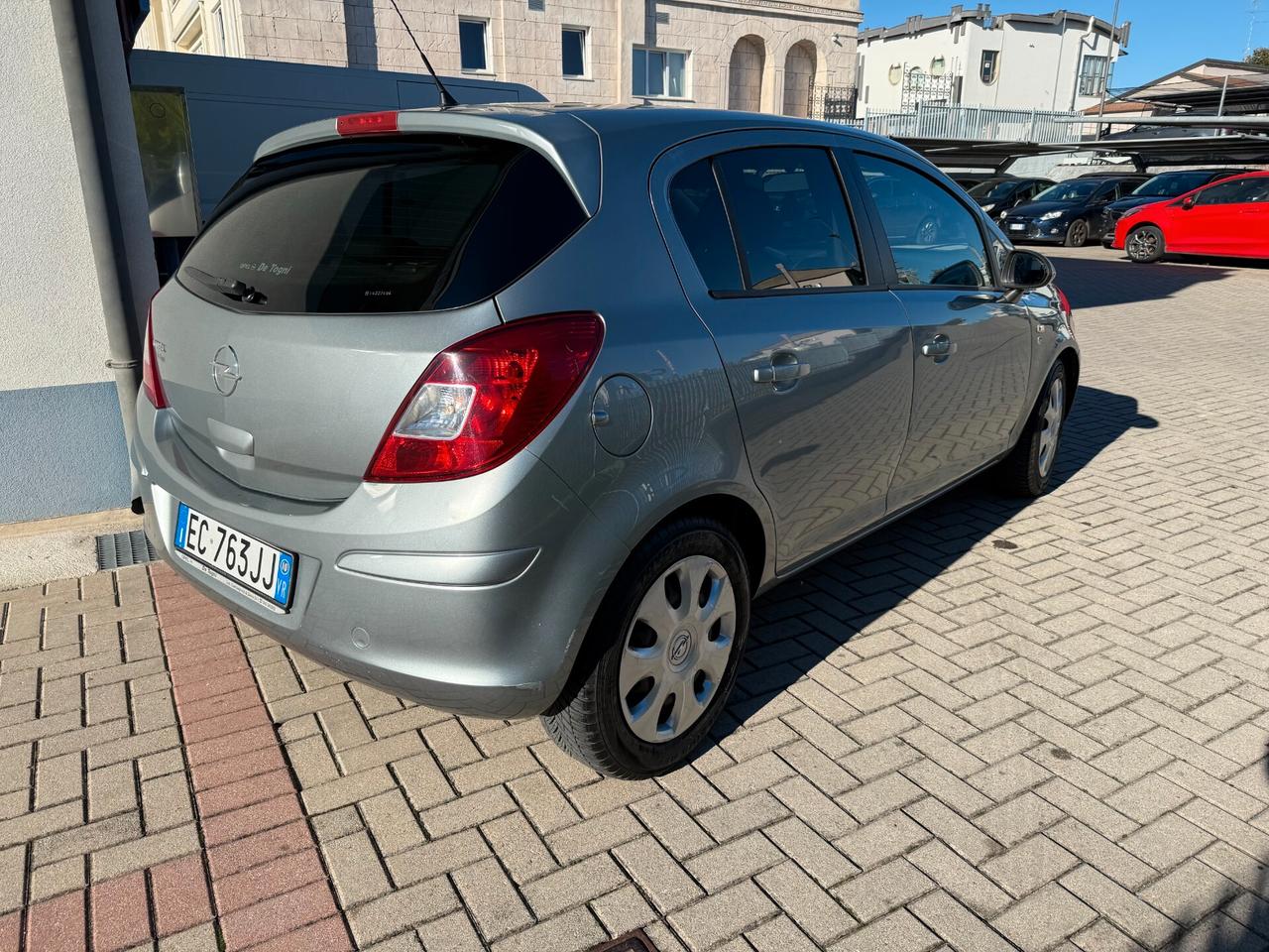 Opel Corsa 1.2 5 porte Club