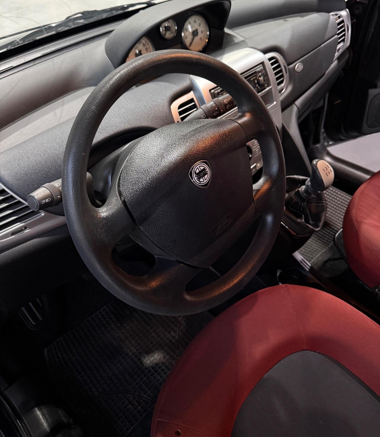 Lancia Ypsilon 1.2 Argento