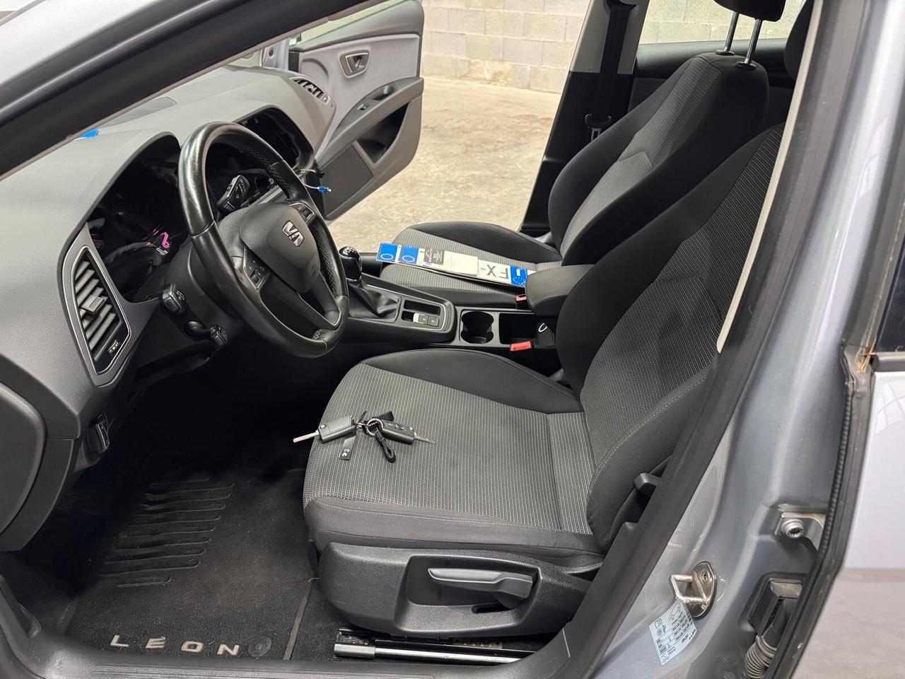 SEAT Leon ST 1.6 tdi 115cv FURTO PARZIALE