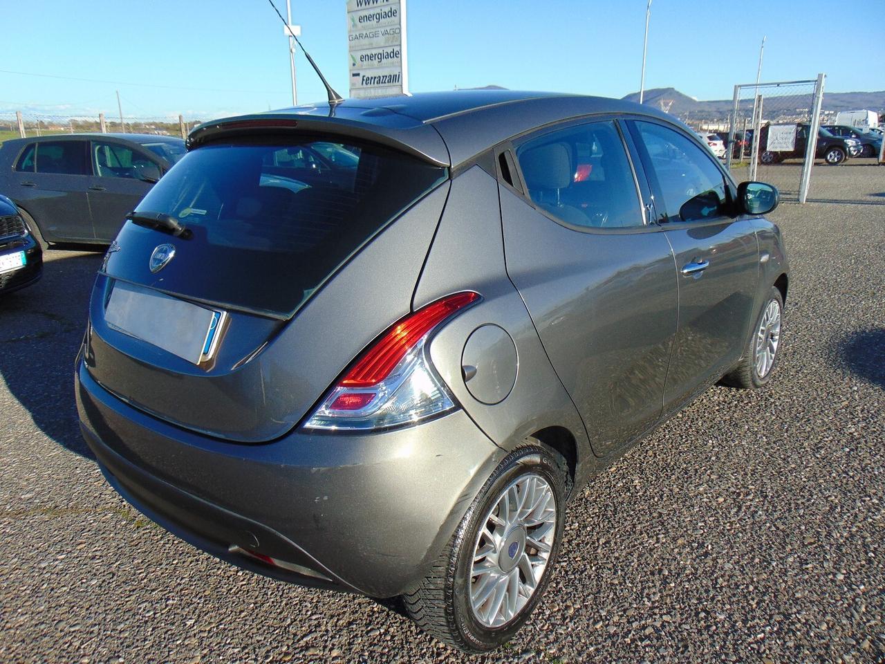 lancia ypsilon 1.3 mjt