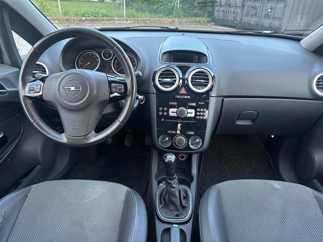 OPEL Corsa 1.4 16V 5 porte Cosmo senza nessun lavoro da fare