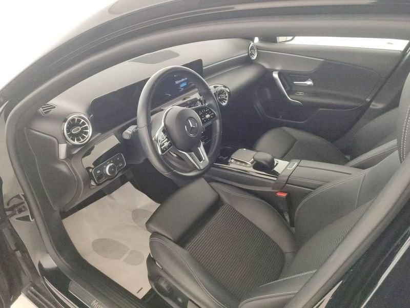 Mercedes-Benz Classe A A 180 d Sport Night edition auto