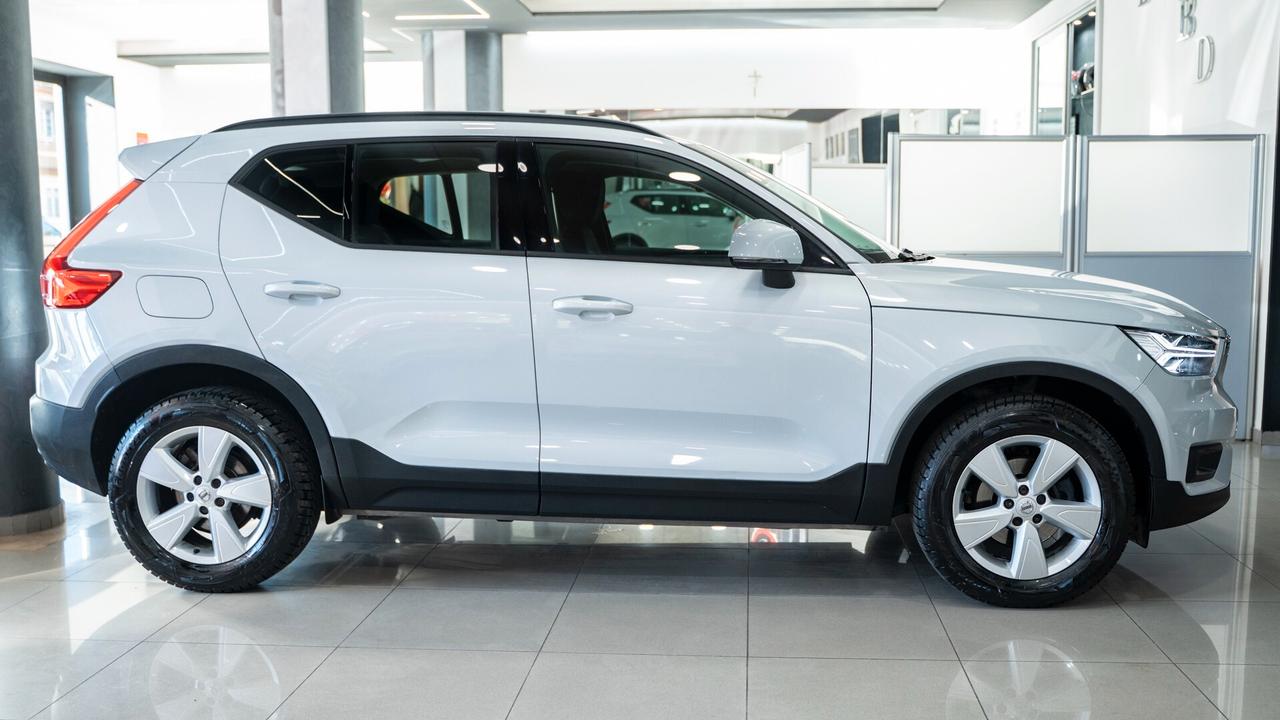 Volvo XC40 2.0 D3 150 CV MOMENTUM PRO AUTO NAVI LED FULL OPTI