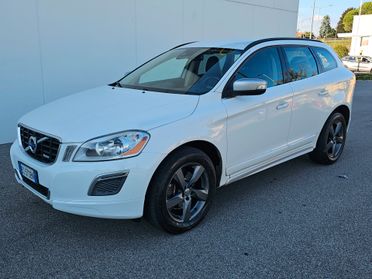 Volvo XC 60 XC60 D5 AWD R-design