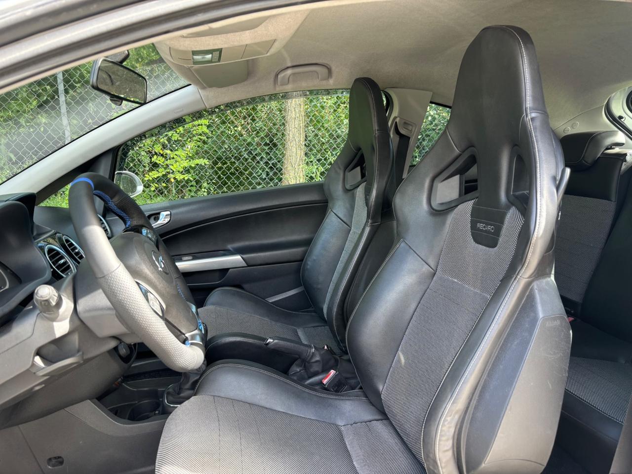 Opel Corsa 1.6 T 192CV OPC